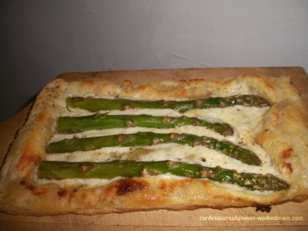 Asparagus recipe - Asparagus & parmesan pastries Asparagus recipe - Asparagus & parmesan pastries