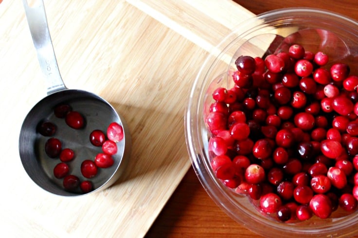 Easy homemade fresh cranberry juice in 20 minutes